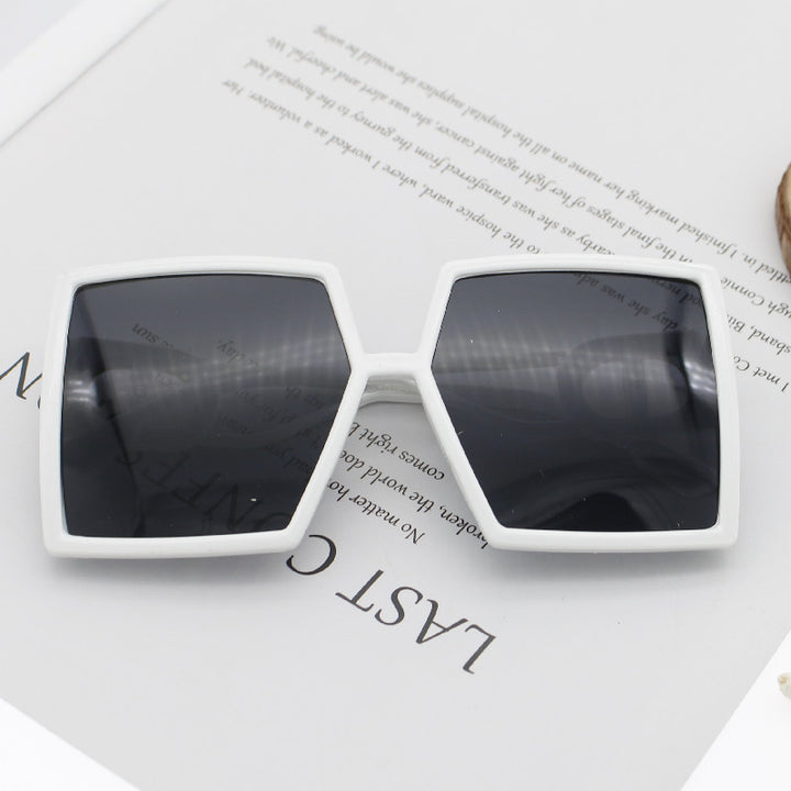 Women's square sunglasses with luxurious frame Bowlift