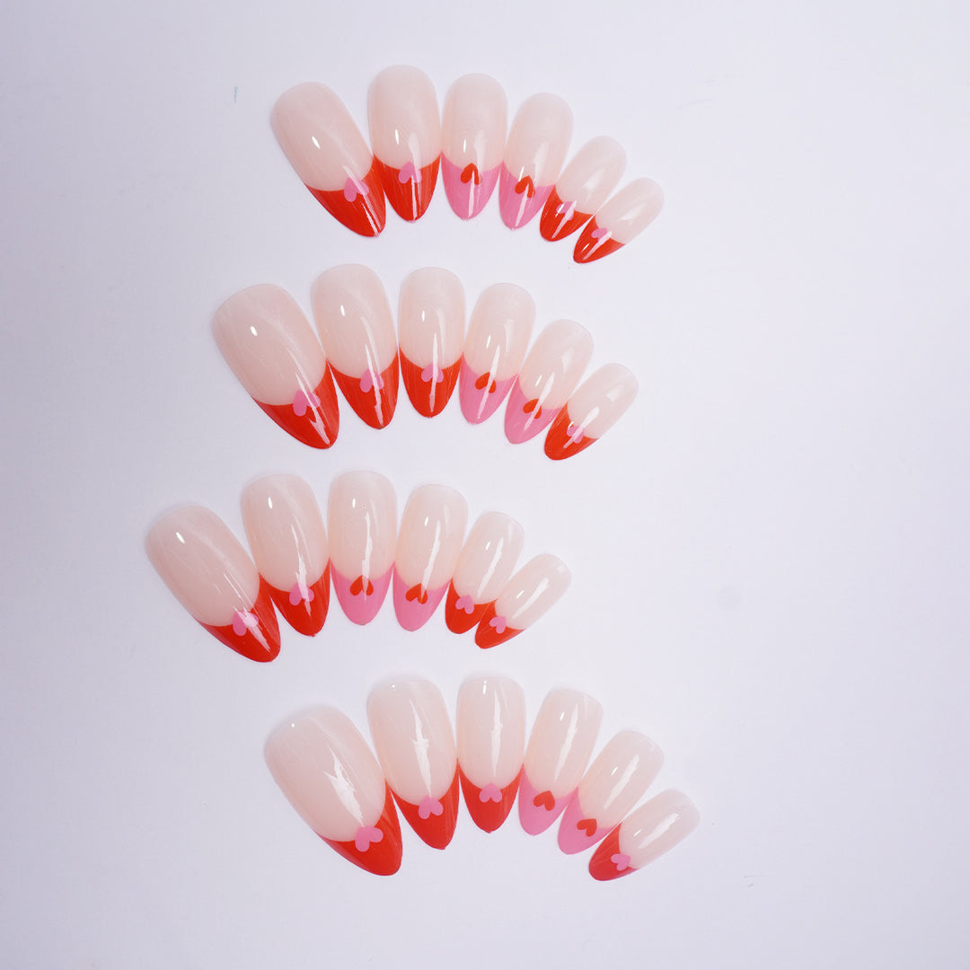 Nail art set with heart design Bowlift