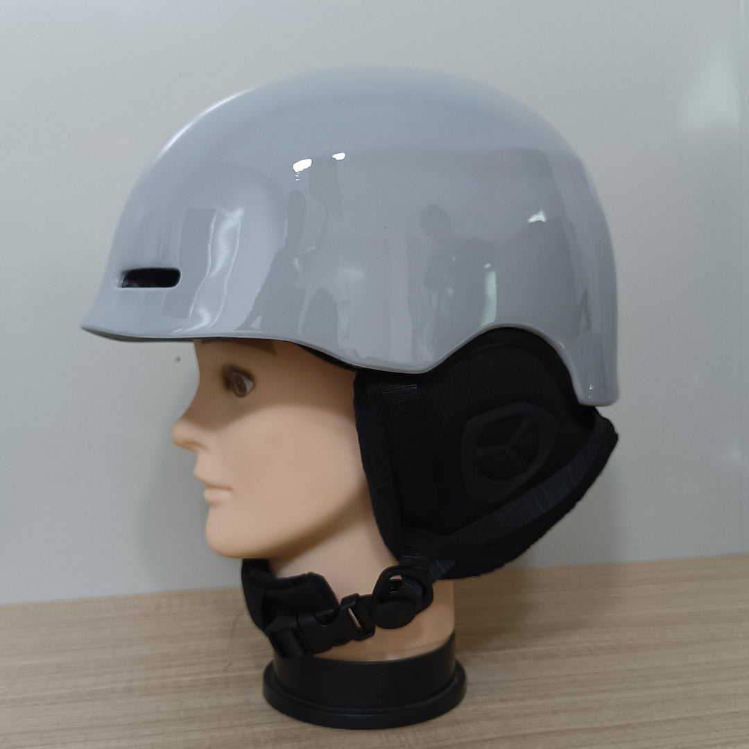 Protective Ski Helmet Bowlift