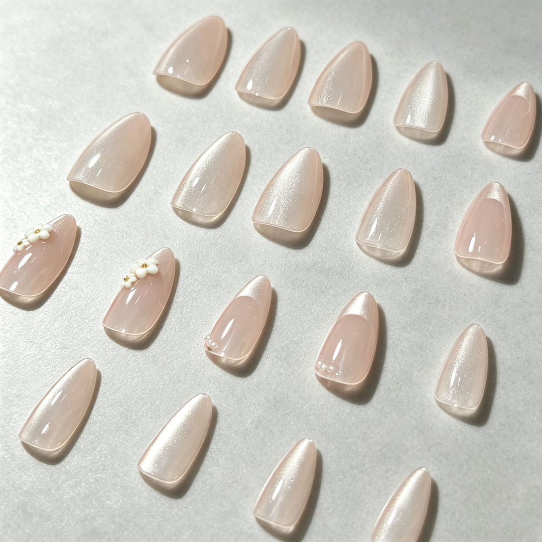Elegant Floral Nail Design Press-On Tips Bowlift