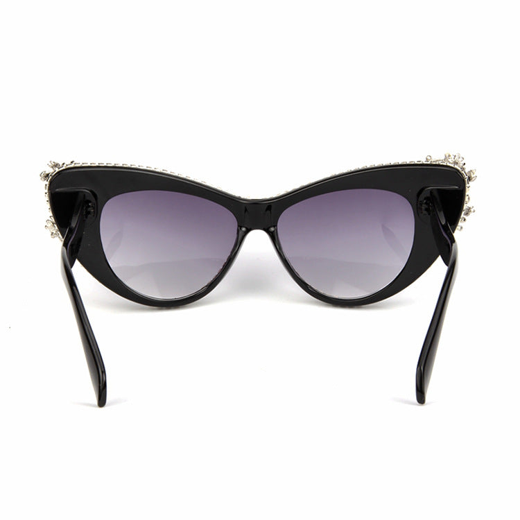 Ladies Glamorous Cat-Eye Sunglasses with Sparkling Jewelry Elements Bowlift