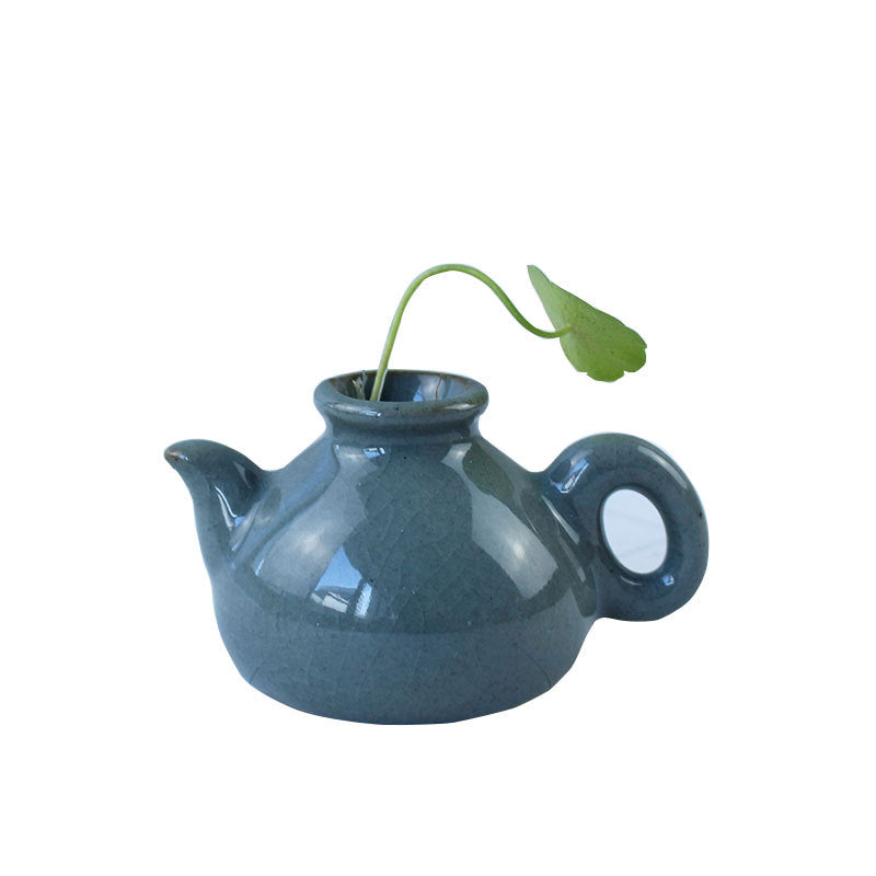 Elegant ceramic vase with artistic design Bowlift