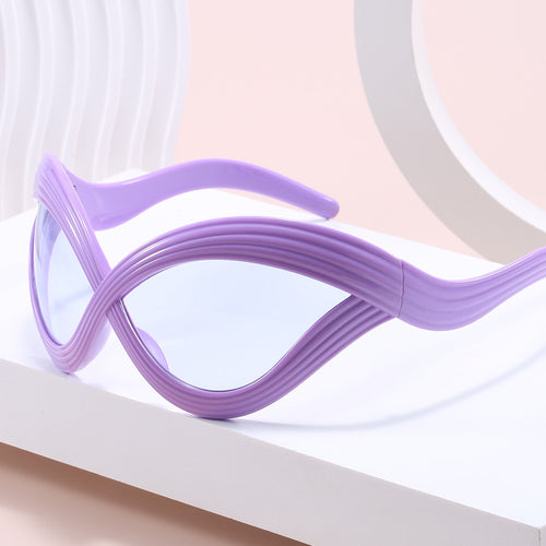 Women trendy designer sunglasses with curved frame Bowlift