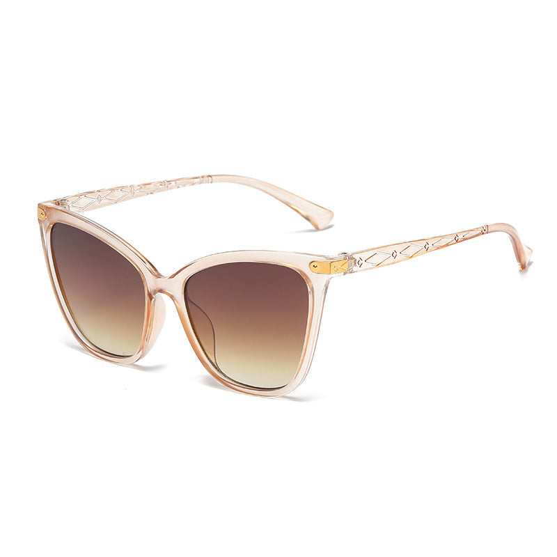 Chic Cat-Eye Sunglasses Bowlift