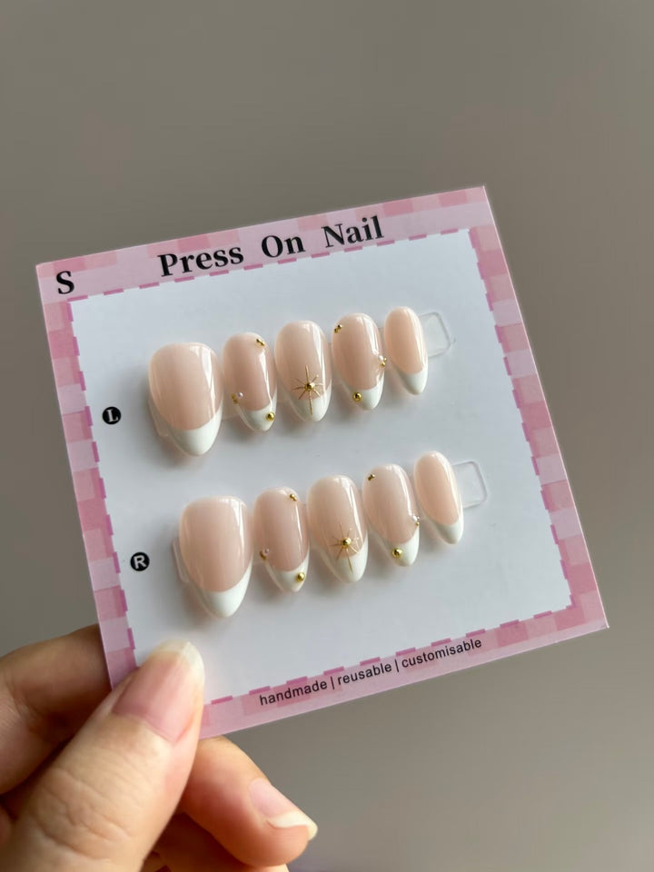 Customizable Floral Press-On Nail Art Set  1791774431