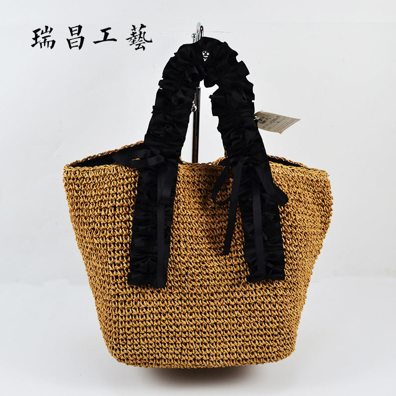 Crocheted beach bag with elegant satin accents Bowlift