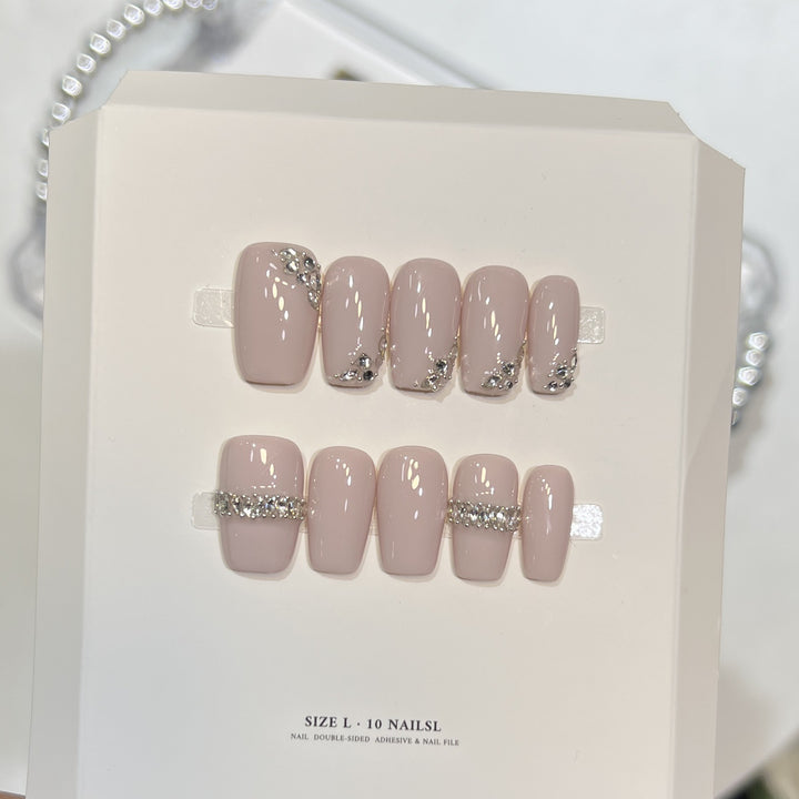 Themed Press-On Nail Art Set with Hello Kitty Designs Bowlift
