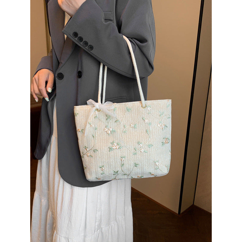 WoEmbroidered Straw Tote Bag Bowlift