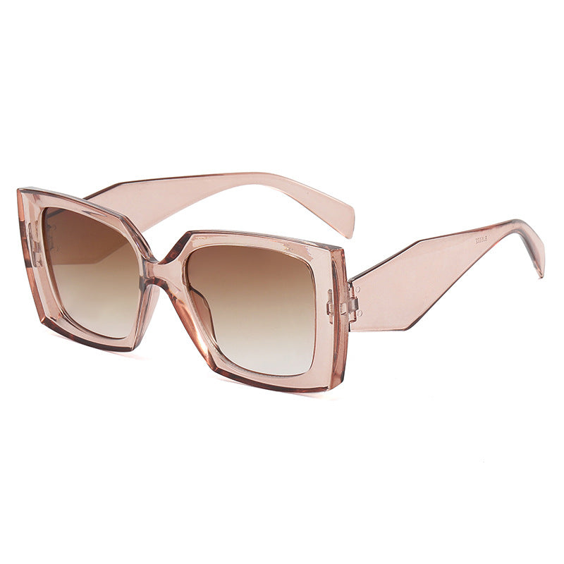 Women's Extravagant Oversized Sunglasses in Modern Design Bowlift