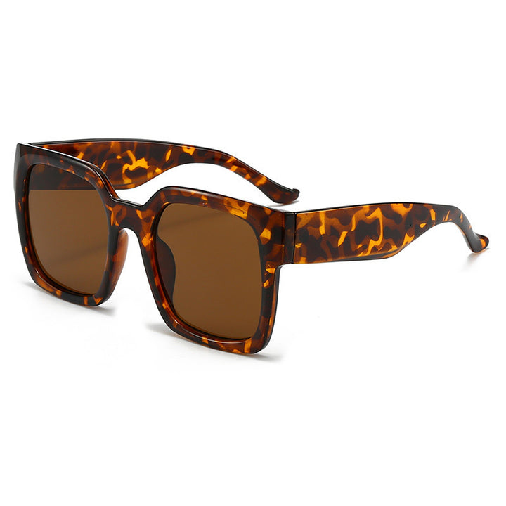 Women's square sunglasses with stylish transparent frame and soft color gradient Bowlift