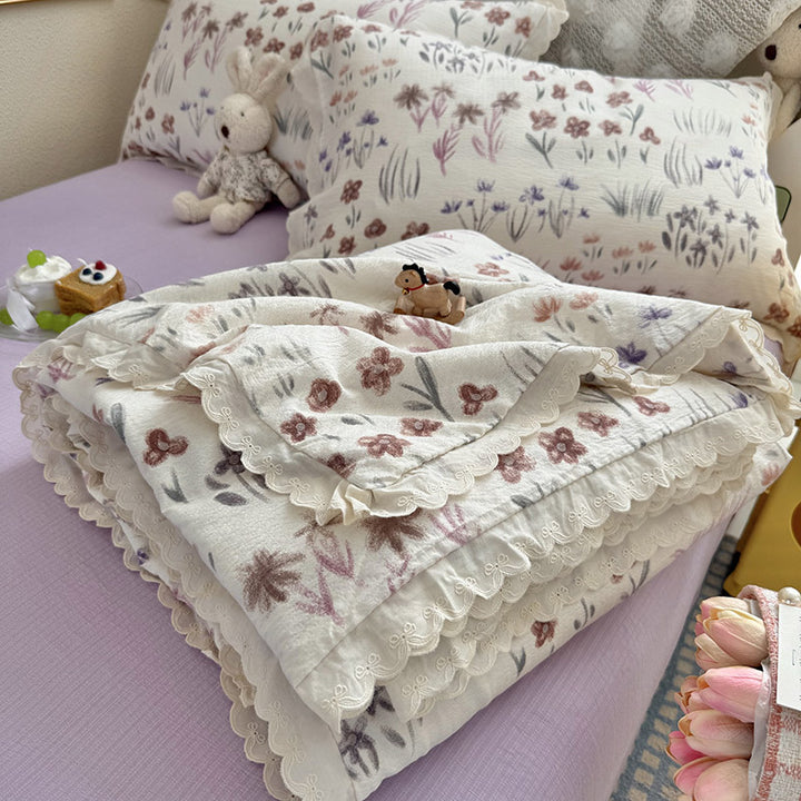 Women Cozy Bedspread with Playful Floral Pattern Bowlift