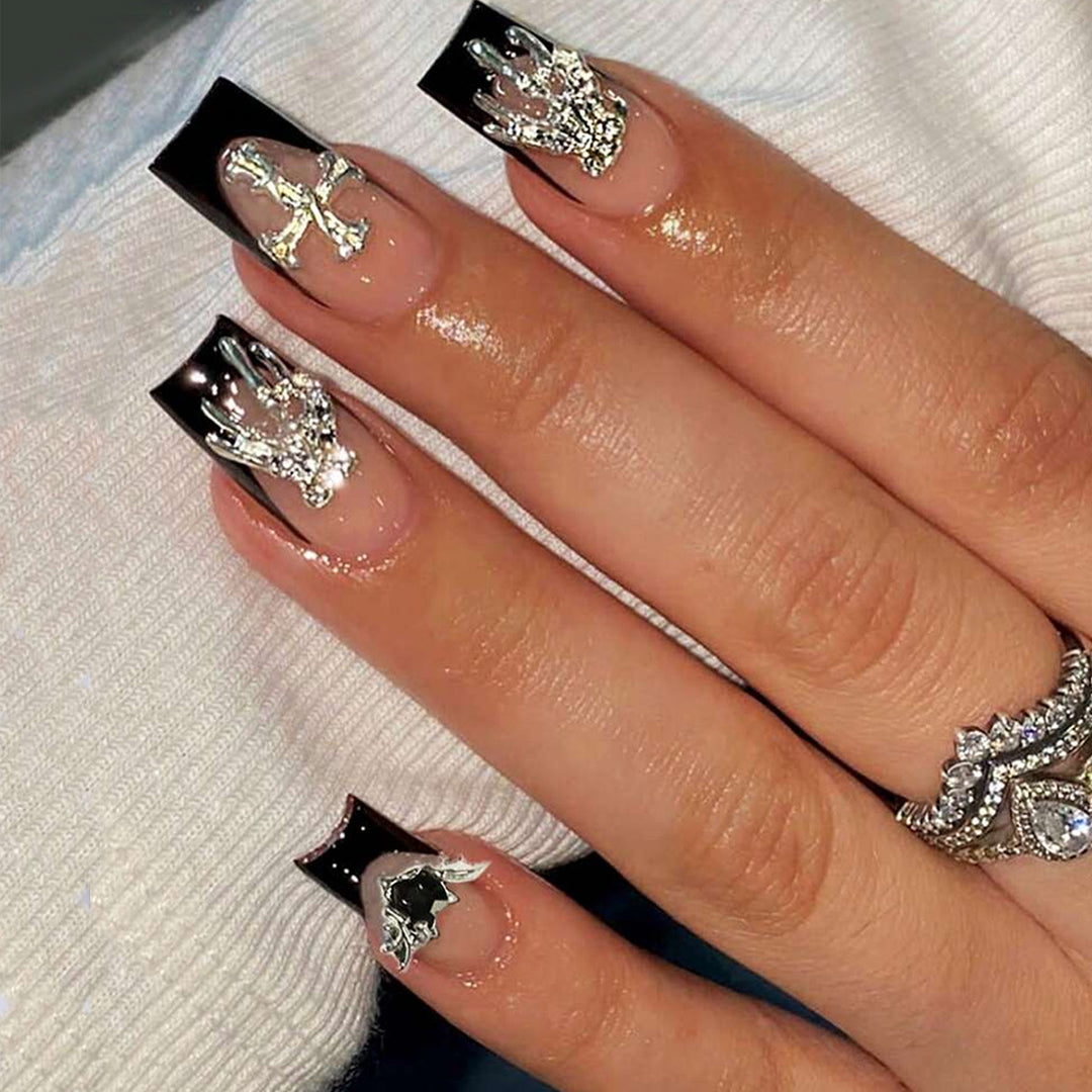 Artificial nails with glamorous sparkling embellishments Bowlift