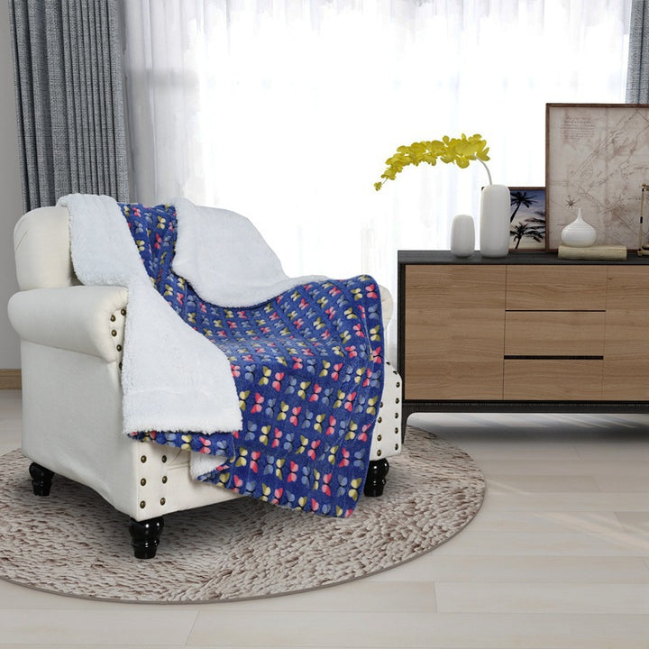 Women's Fleece Blanket with Reversible Design Bowlift