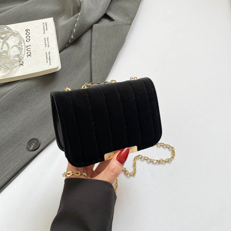 Elegant Quilted Velvet Crossbody Bag Bowlift