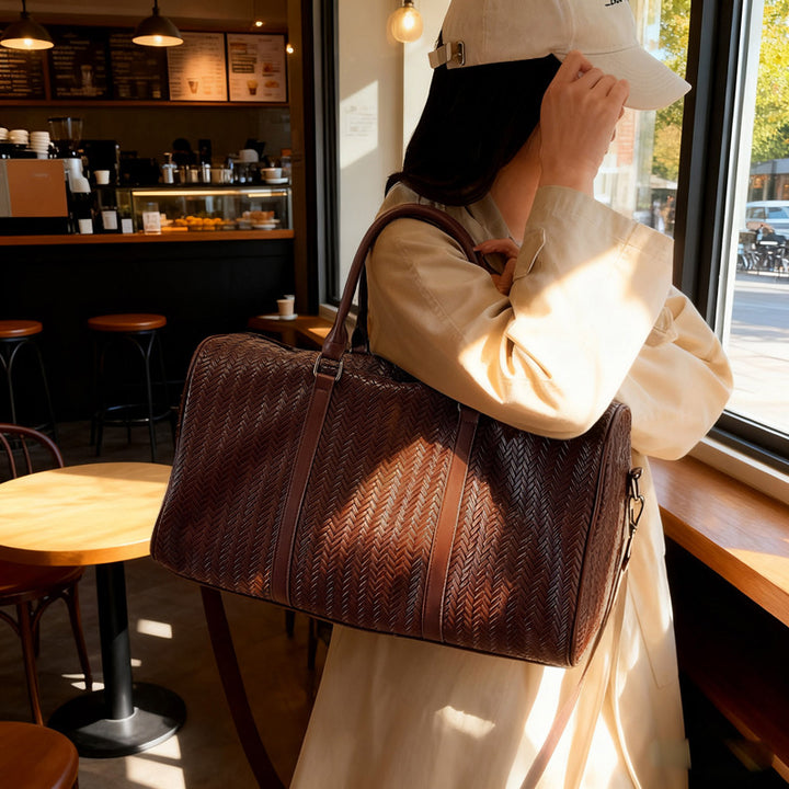 Sporty travel bag in modern basket pattern Bowlift