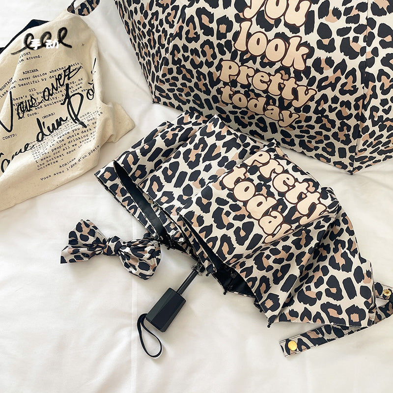 Women's Foldable Umbrella with Dynamic Leopard Pattern Bowlift