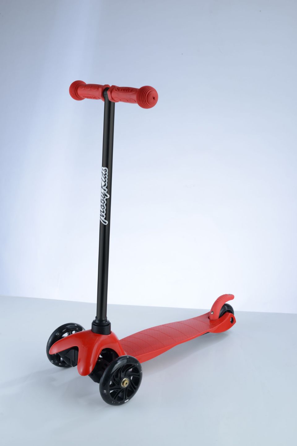 Smooth-Riding Lean-to-Steer Kickboard Scooter Bowlift