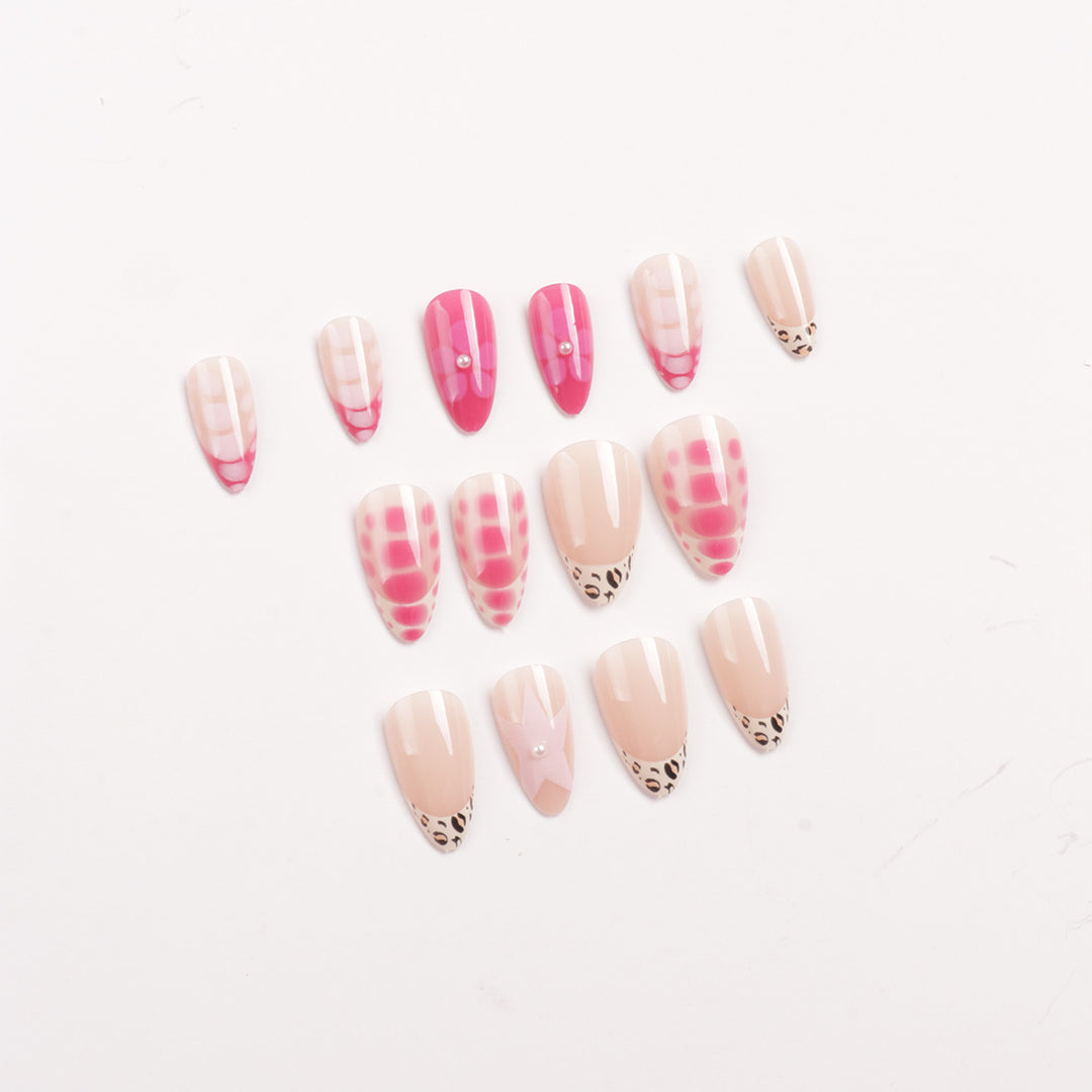 Artistic Animal Print Nail Tips Bowlift