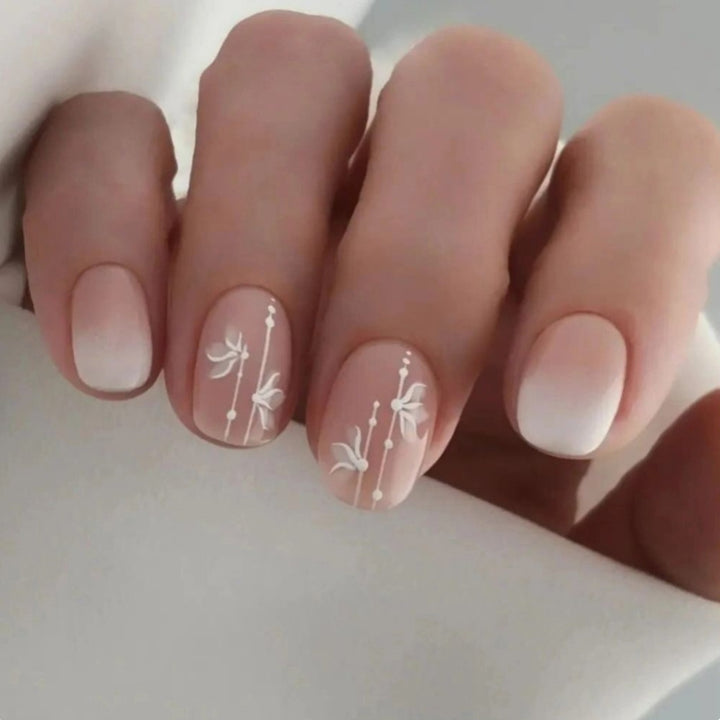 Elegant Floral Press-On Nail Set Bowlift