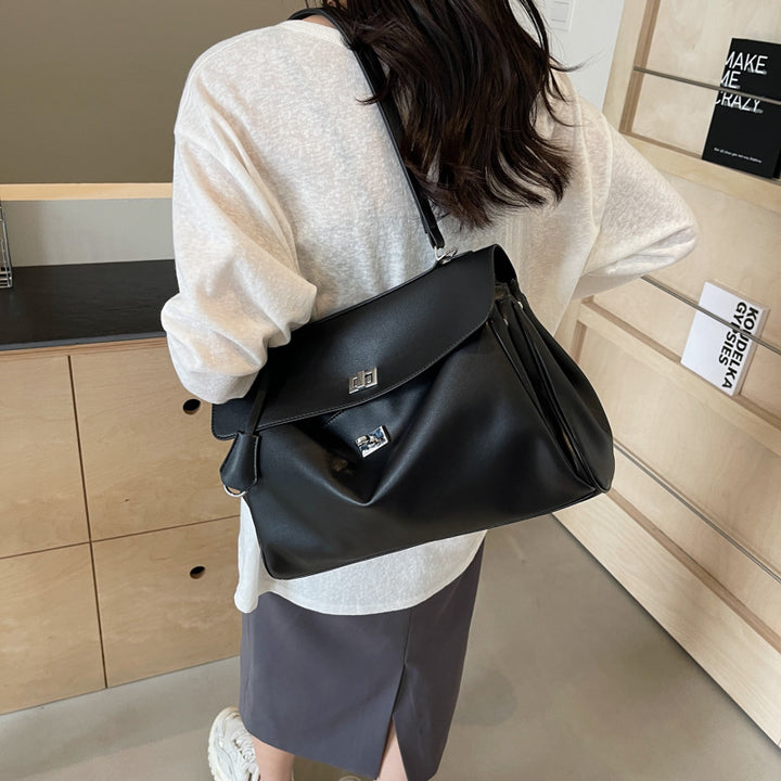 Handbag with Elegant and Modern Design Bowlift