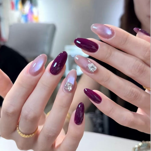 Elegant Stiletto Nail Art Set with Sparkling Accents Bowlift