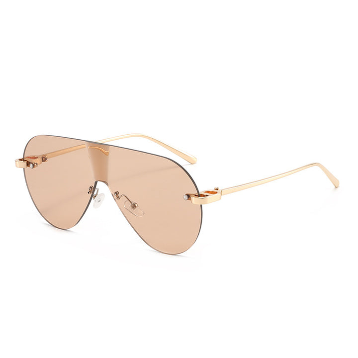 Ladies Oversized Sunglasses in Modern Aviator Style Bowlift