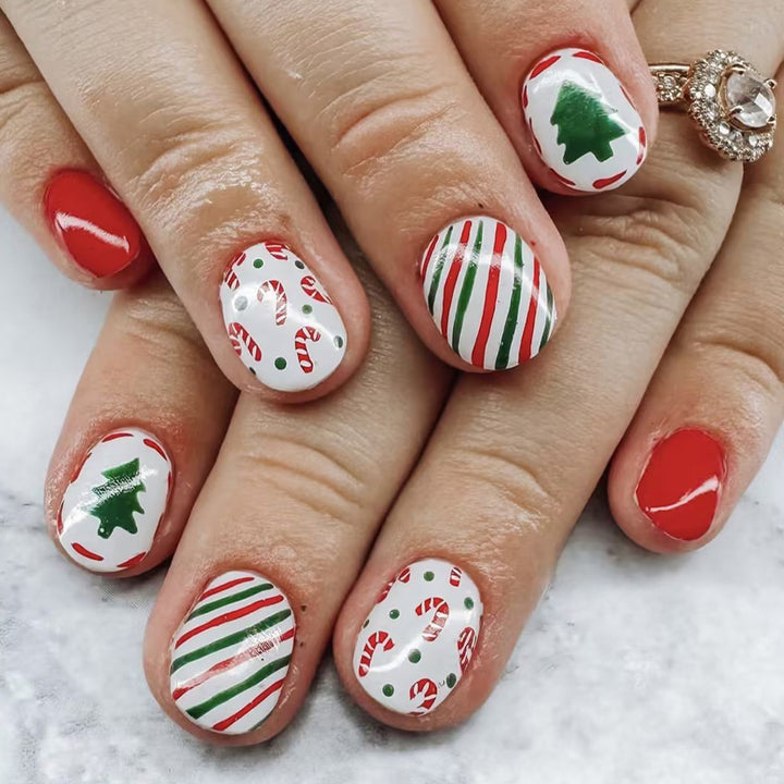 Holiday-Themed Press-On Nail Set Bowlift