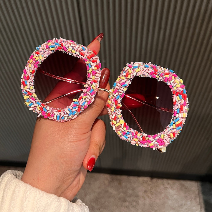 Women's fashion sunglasses with creative structures and colorful accents Bowlift