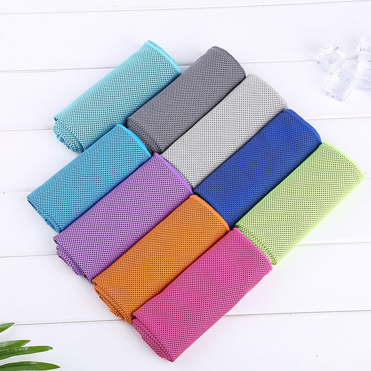 Women Portable Silicone Case with Integrated Cleaning Cloth Bowlift