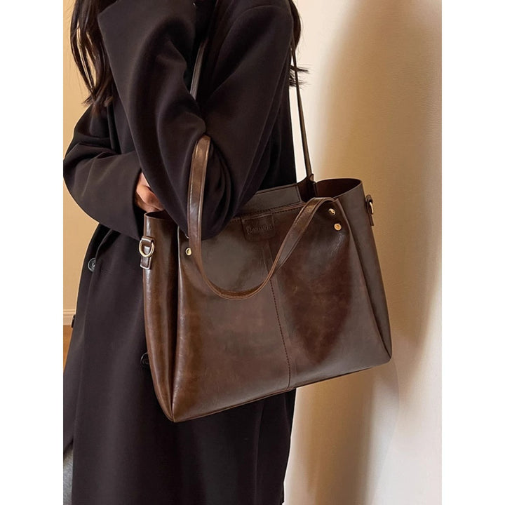 Versatile Multi-Functional Handbag Bowlift