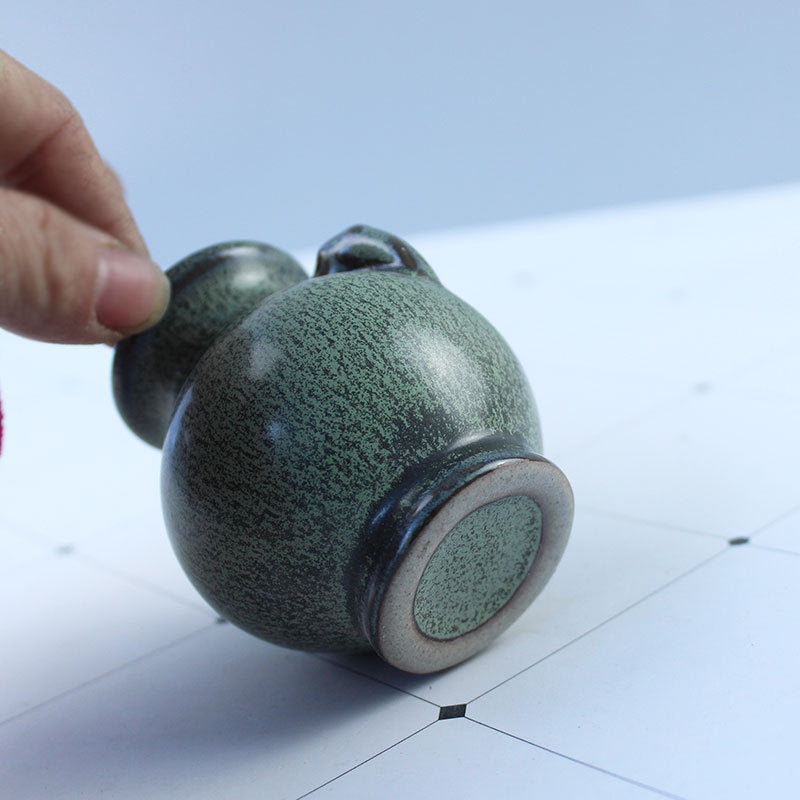 Elegant ceramic vase with artistic design Bowlift