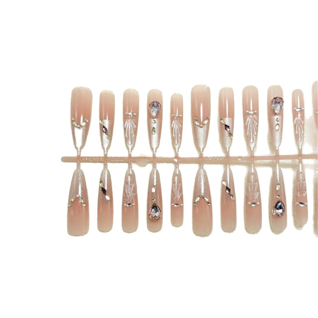 Artificial nails with luxurious decoration Bowlift