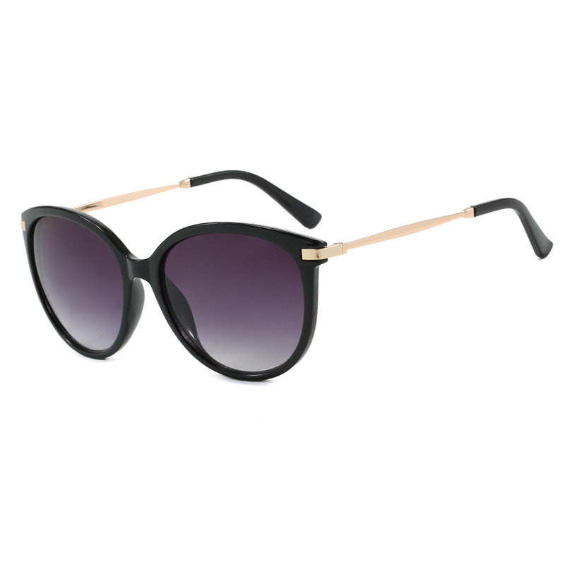 Women's sunglasses in trendy cat-eye design with lightweight frame and UV protection Bowlift