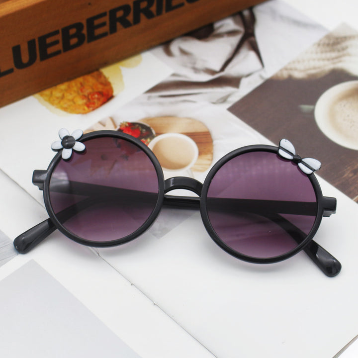 Ladies sunglasses with playful floral accents Bowlift