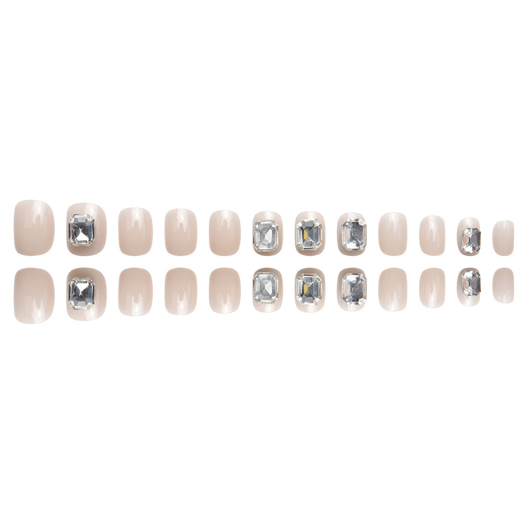 Glamorous Rhinestone-Embellished Press-On Nails Bowlift