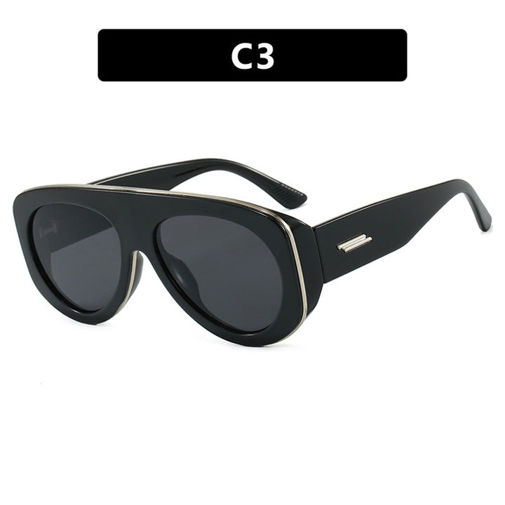 Ladies extravagant sunglasses in striking design Bowlift