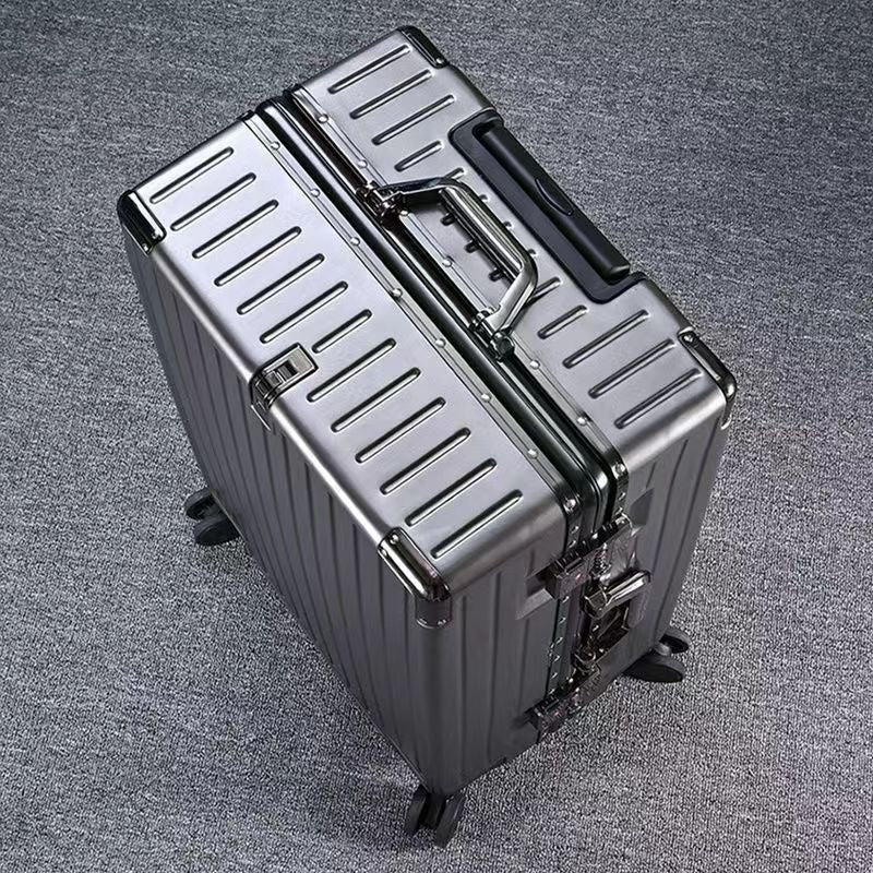 Rugged Expedition Suitcase Bowlift