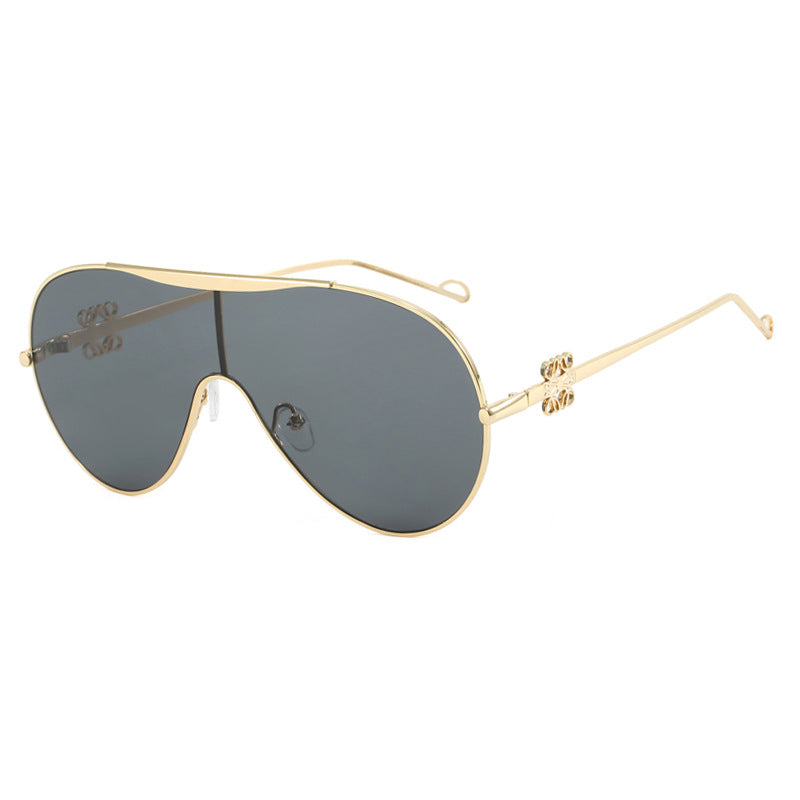 Ladies UV Protection Sunglasses in Fashionable Pilot Style Bowlift