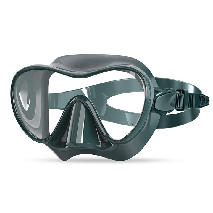 Diving mask with flexible silicone edge and clear field of vision Bowlift
