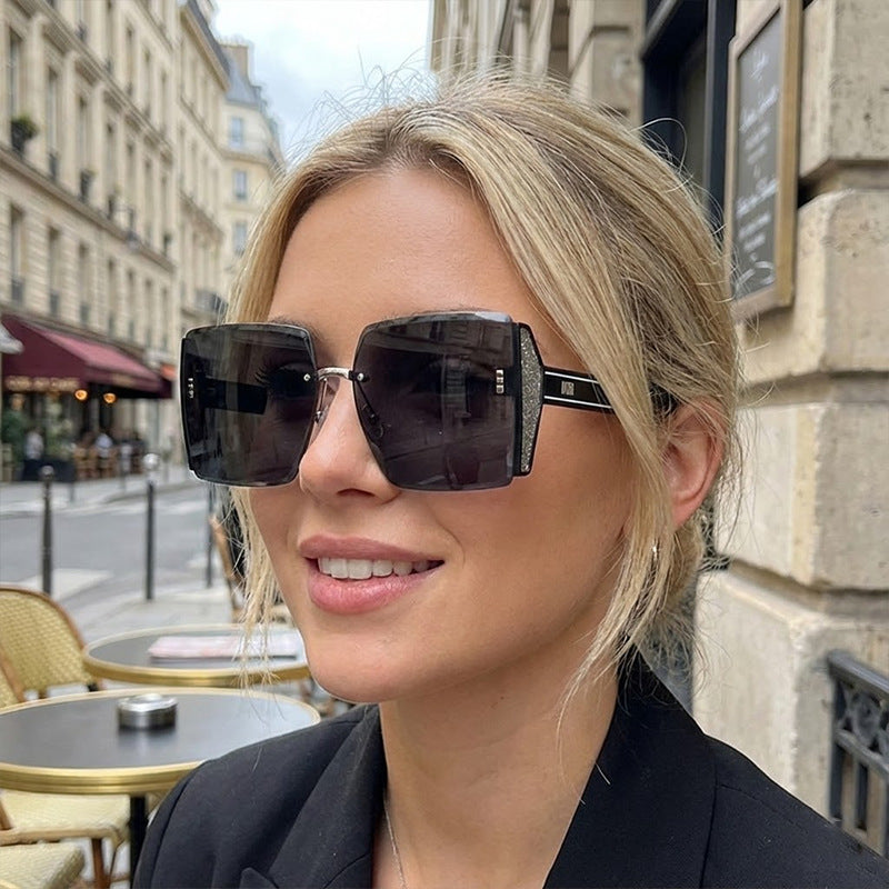 Ladies extravagant square sunglasses frame with glittering accents Bowlift