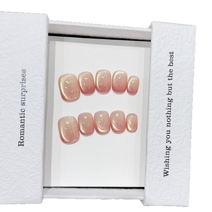 Artificial Nail Set with Shimmering Accents Bowlift