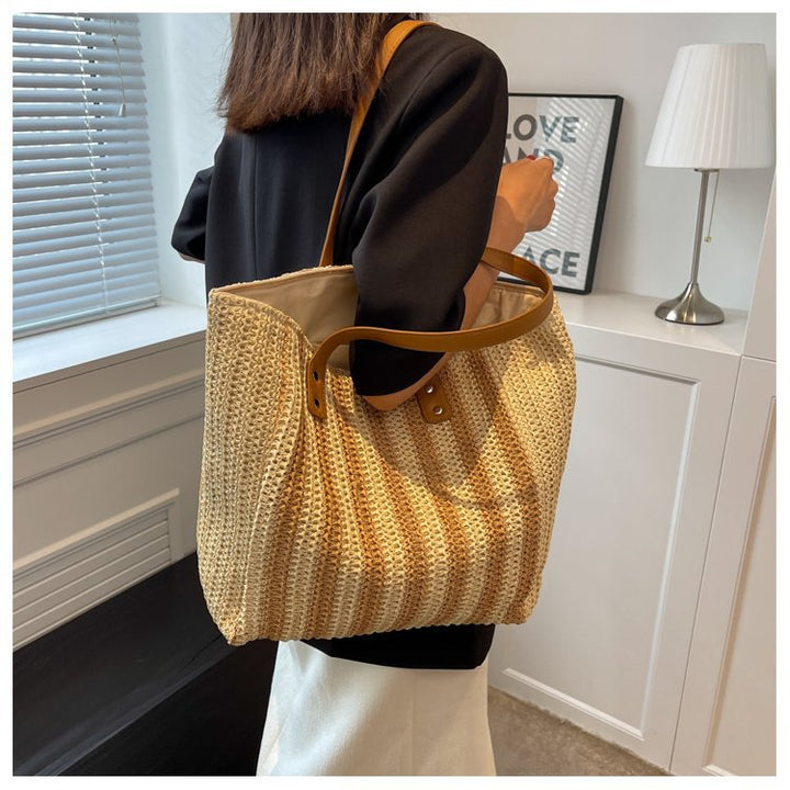 Durable and Stylish Handbag Bowlift