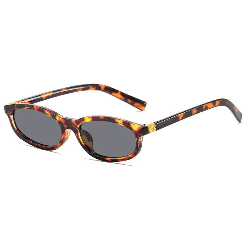 Elegant Vintage-Inspired Sunglasses Bowlift
