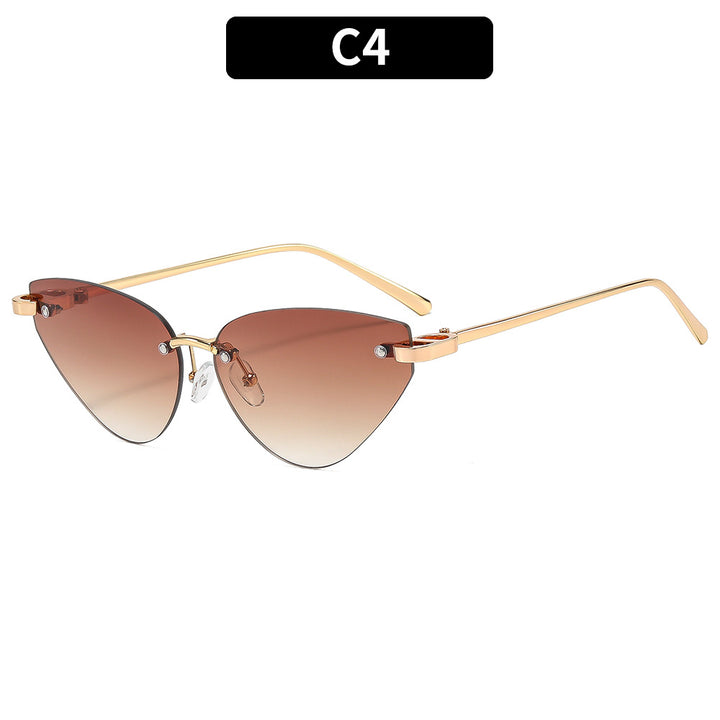 Chic Cat-Eye Sunglasses with Gradient Lenses