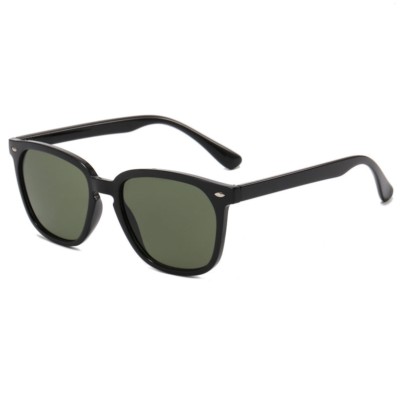 Ladies contemporary sunglasses with elegant shield design Bowlift