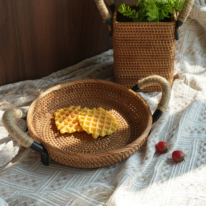 Handcrafted storage basket with sturdy handles Bowlift