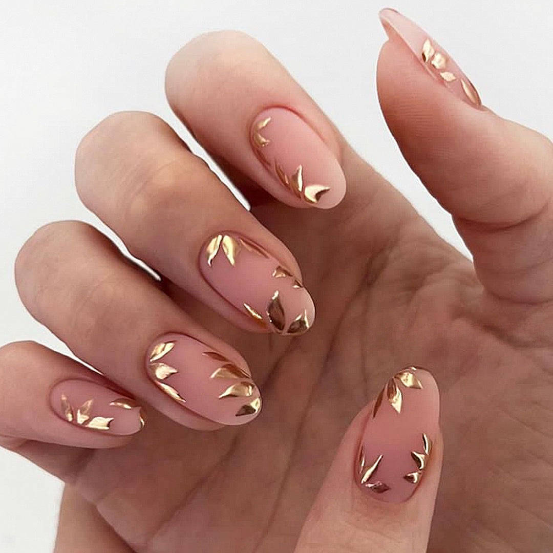 Artificial nail set with elegant gold leaf design Bowlift
