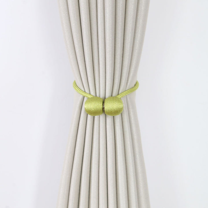 Decorative curtain tieback Bowlift