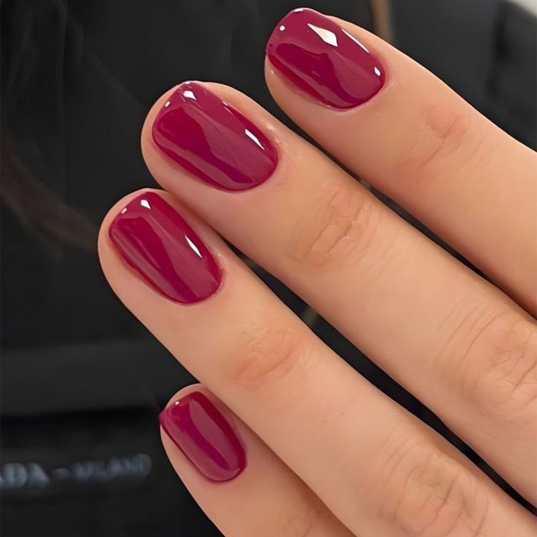 Artful Nail Extensions with Intense Shine Bowlift