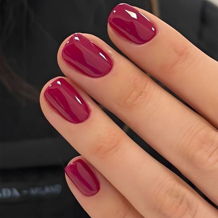 Artful Nail Extensions with Intense Shine Bowlift